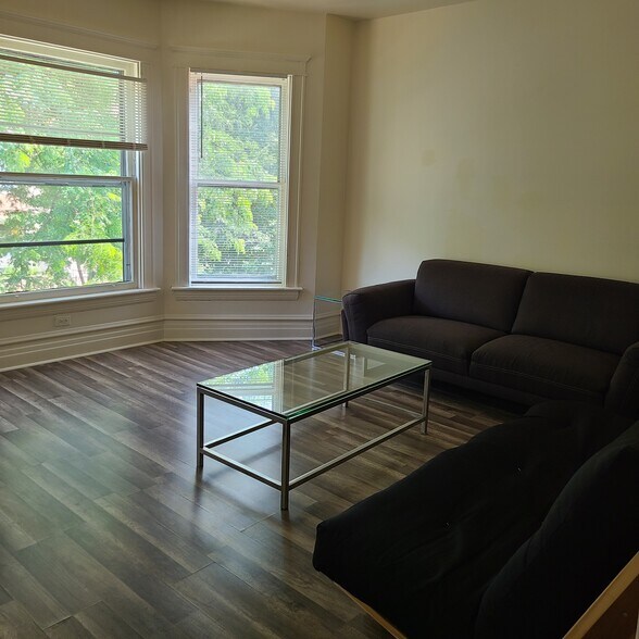 Building Photo - 1024 Garnett Pl