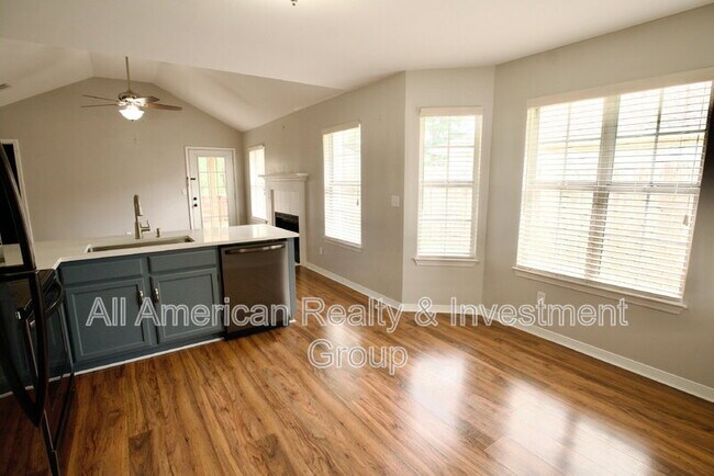 Building Photo - 1911 Summer Hills Ln