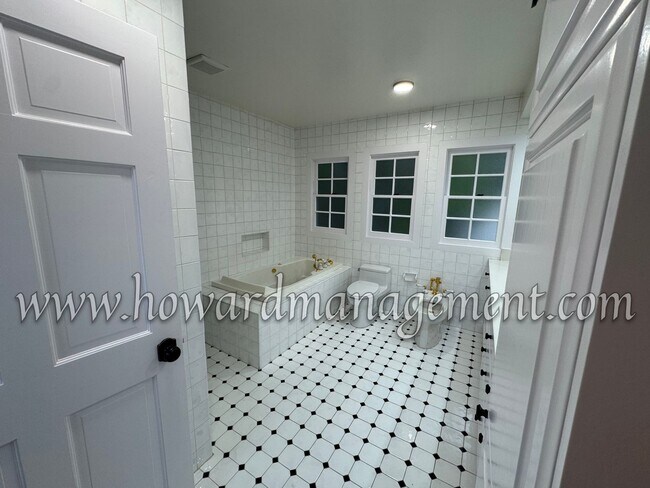 Building Photo - ***OPEN HOUSE 6/13 (11am-1pm)*** Contempor...