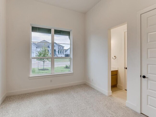 Building Photo - 12016 Mesa Verde Dr