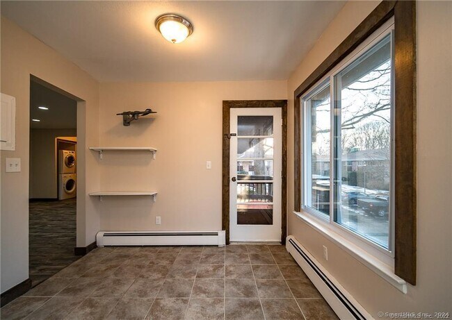 Building Photo - 333 Vincelette St