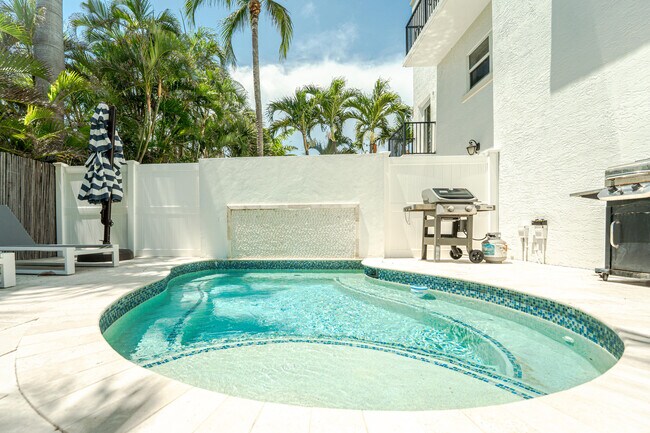 Building Photo - 247 S Ocean Blvd
