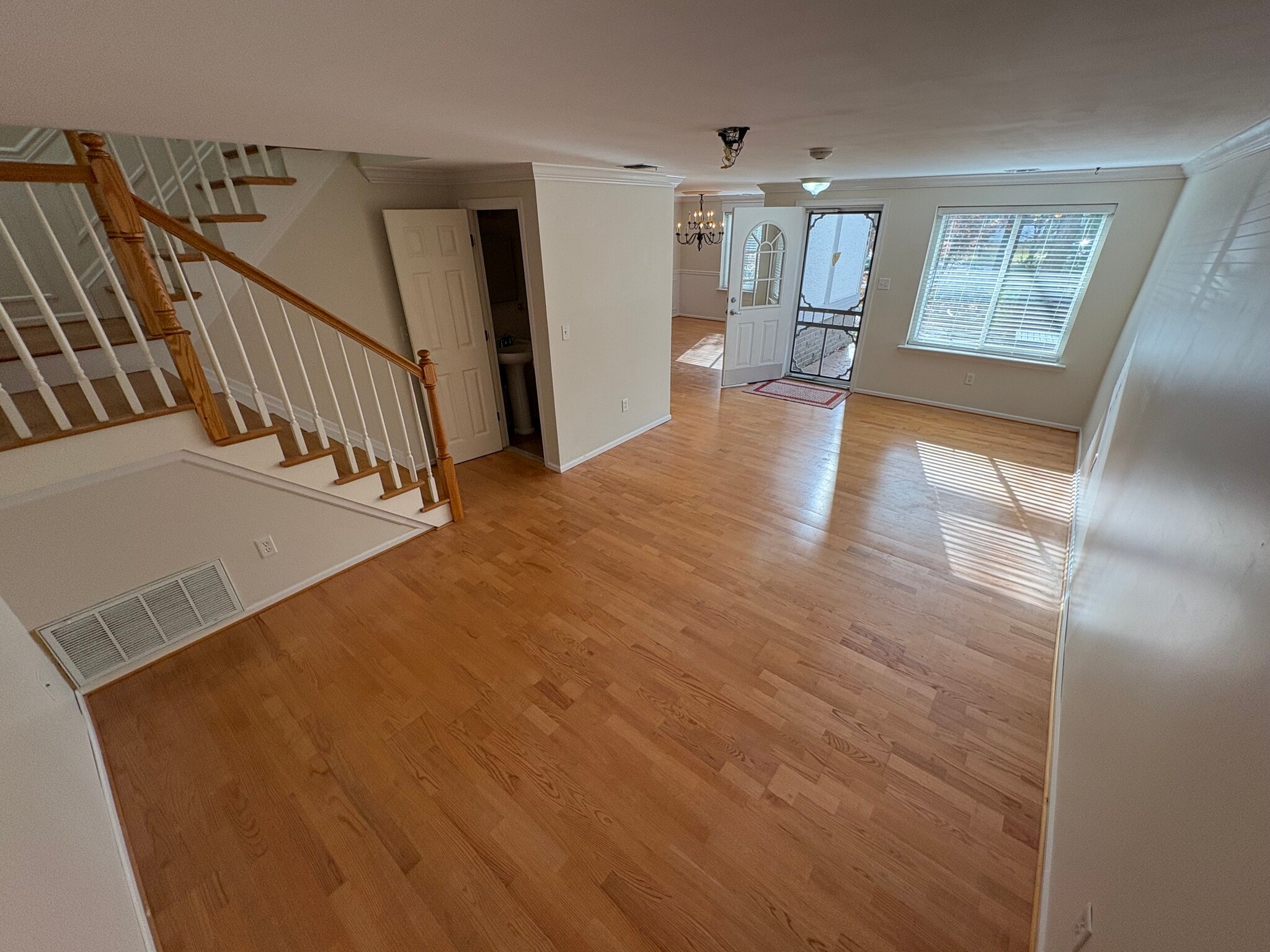 Building Photo - 586 Blue Ridge Dr