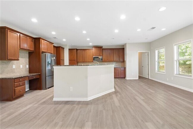 Building Photo - 4660 Lake Hill Trail