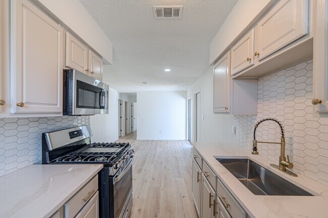 Building Photo - 3538 Cork Dr