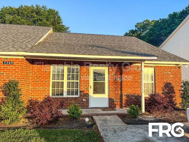 Primary Photo - 3309 N Fields St