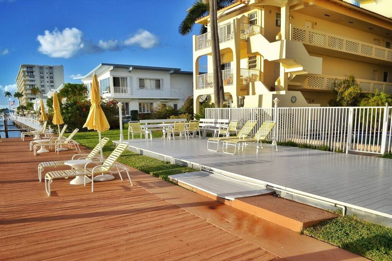 Building Photo - 2908 Bayshore Dr