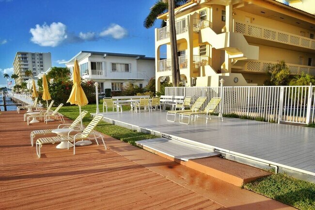 Building Photo - 2908 Bayshore Dr