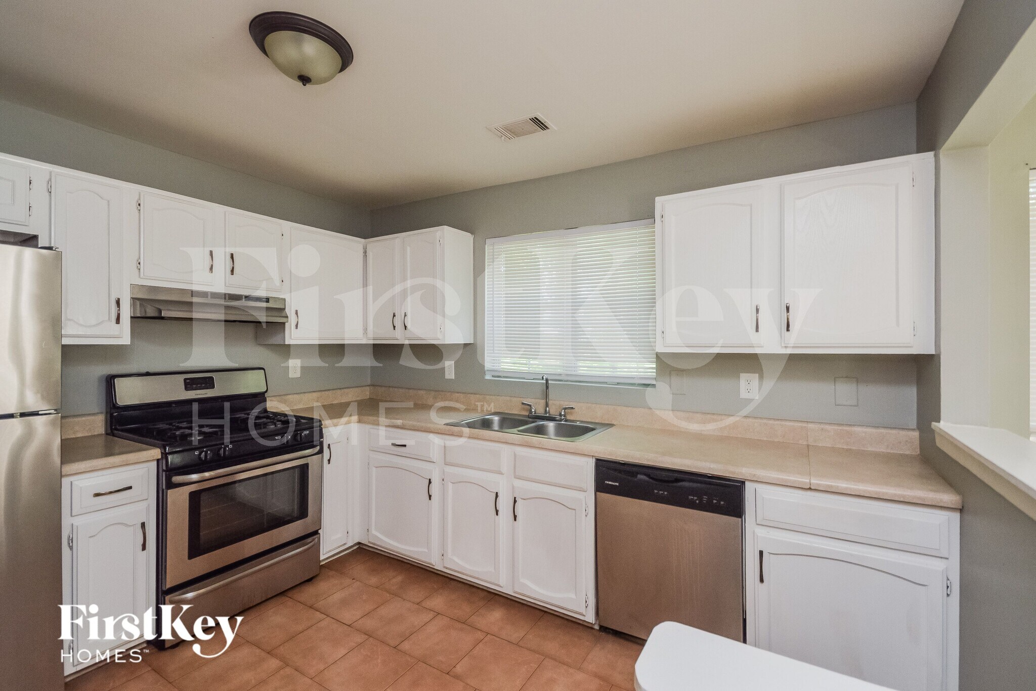 Building Photo - 1240 Woodstream Dr