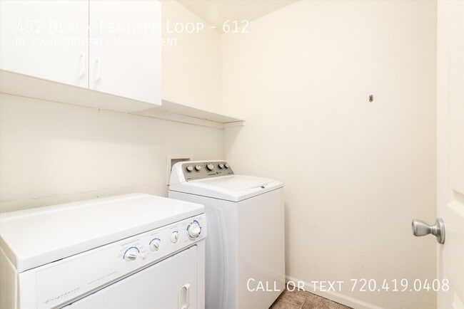 Building Photo - 452 Black Feather Loop