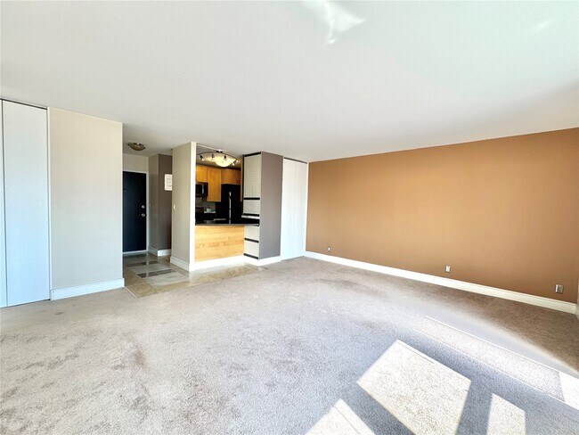 Building Photo - 210 N 17th St