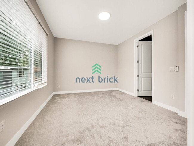 Building Photo - Welcome to this beautiful 4-bedroom, 3.5-bathroom for Rent!