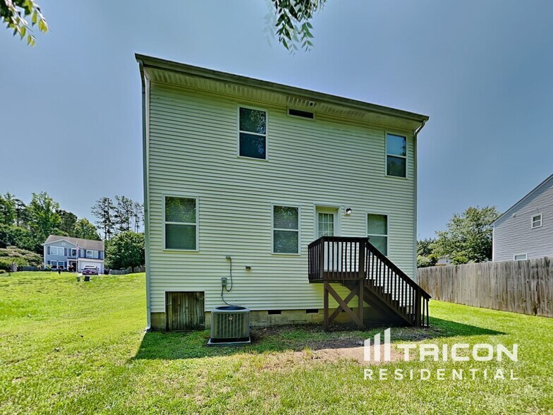 Building Photo - 1782 Red Bird Cir SE