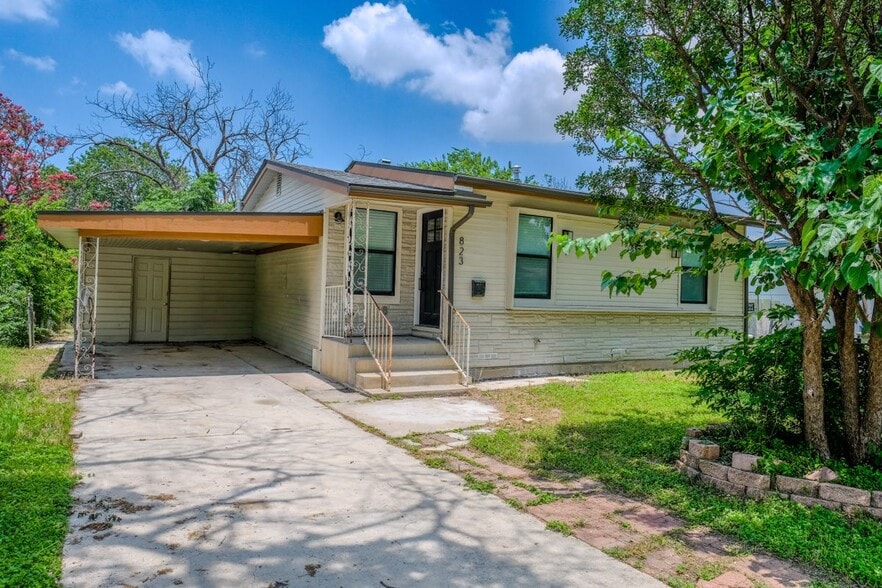 Building Photo - 823 La Manda Blvd