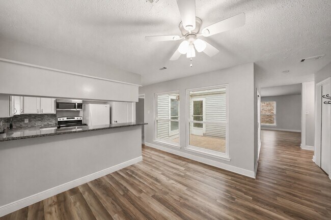 Building Photo - 17734 Seven Pines Dr