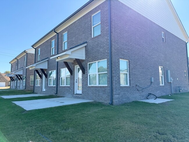 Building Photo - 4360 Ravenwood Park W