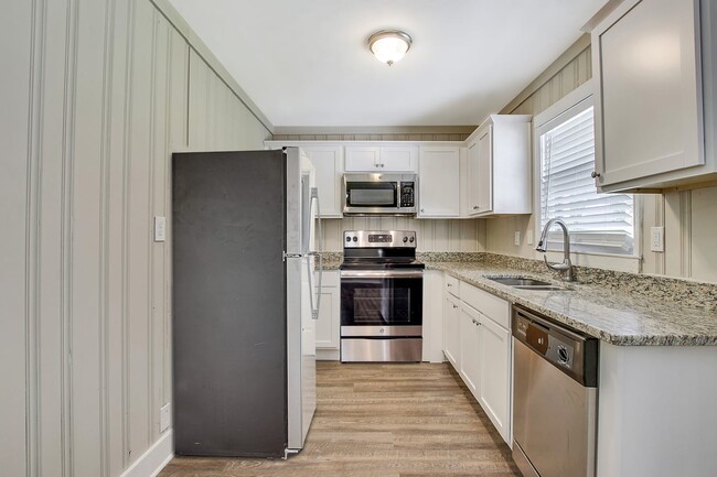Building Photo - 8596 Timber Lane Dr