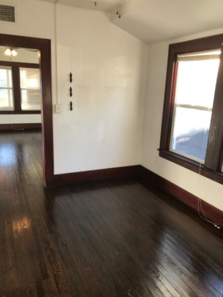 Building Photo - 994 Druid Rd