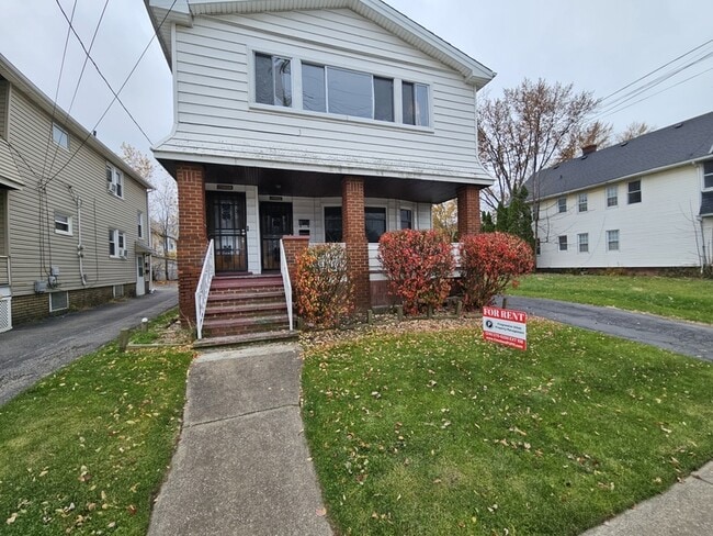 Primary Photo - 15906 Corsica Ave