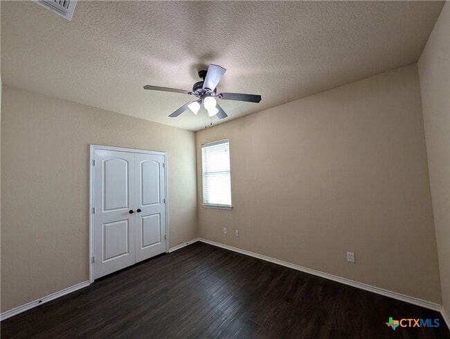 Building Photo - 1032 Brown Rock Dr