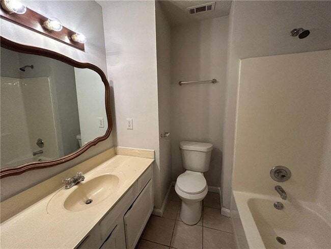 Building Photo - 3550 Main Station Dr SW