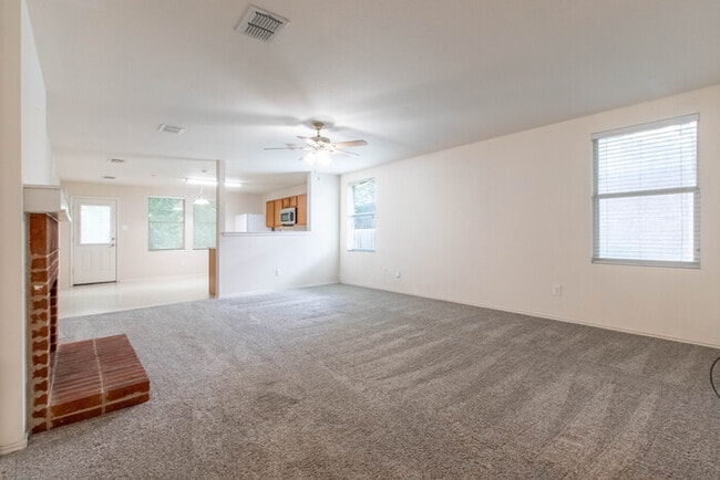 Building Photo - 2405 Spruce Ct