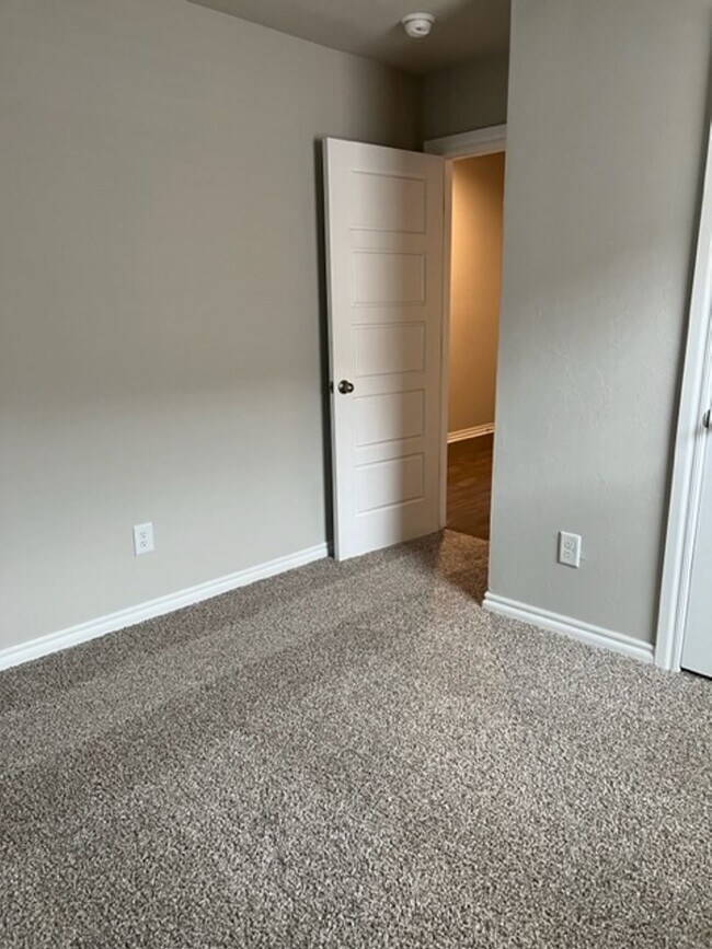 Building Photo - Brand New Home For Rent in Mustang