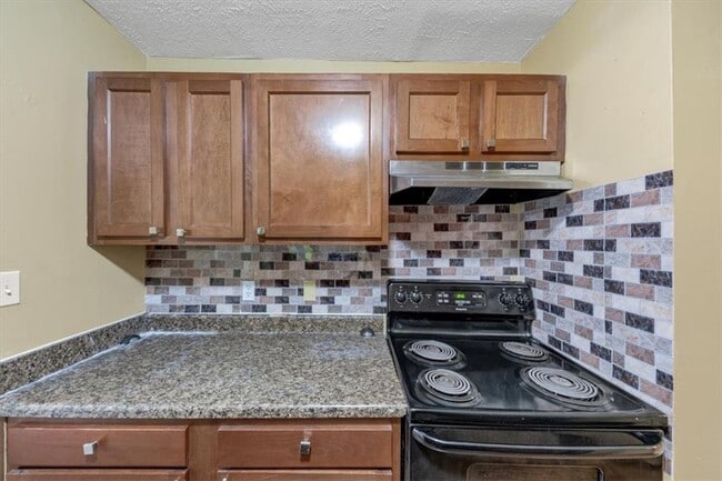 Building Photo - 3575 Oakvale Rd