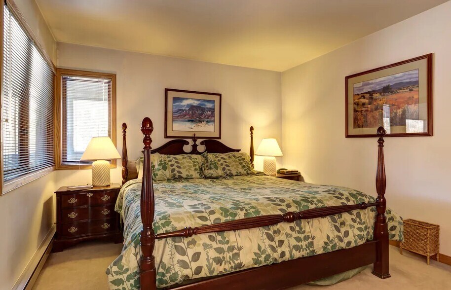 Building Photo - 22804 US Highway 6