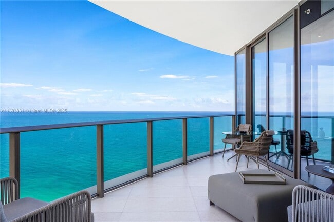 Building Photo - 15701 Collins Ave