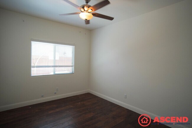 Building Photo - Phenomenal Home In Gossamer Grove!