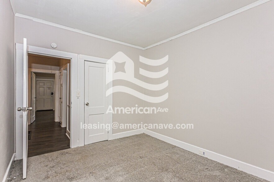Building Photo - 916 Glenridge Dr