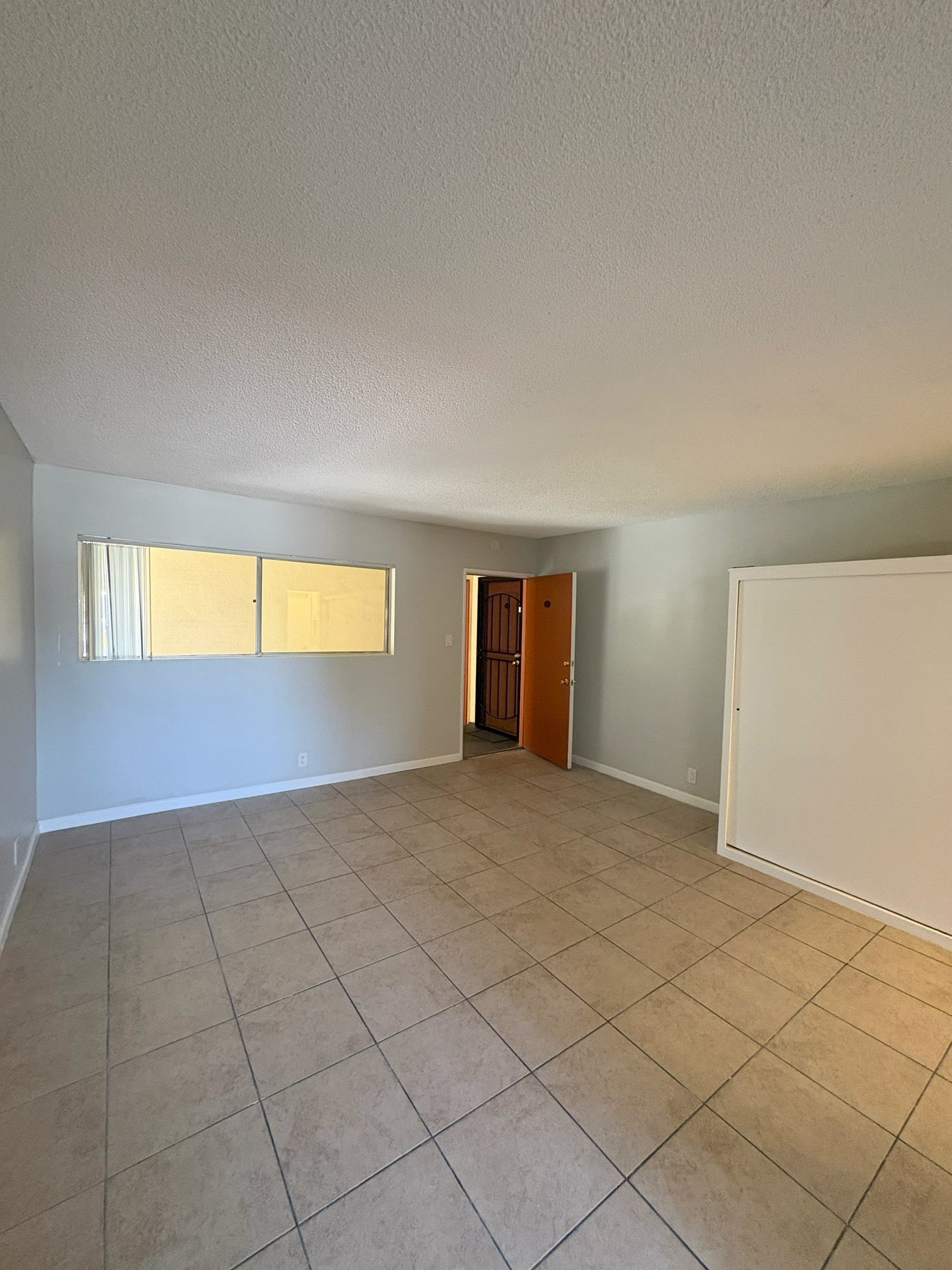 Building Photo - 4055 W 129th St