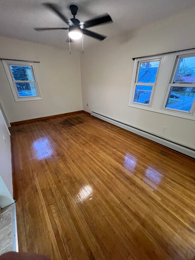 Building Photo - 2635 Fairmount Pkwy