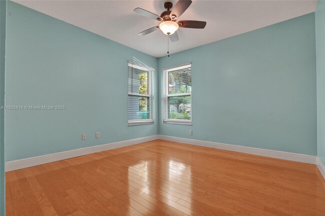 Building Photo - 8820 Woodside Ct