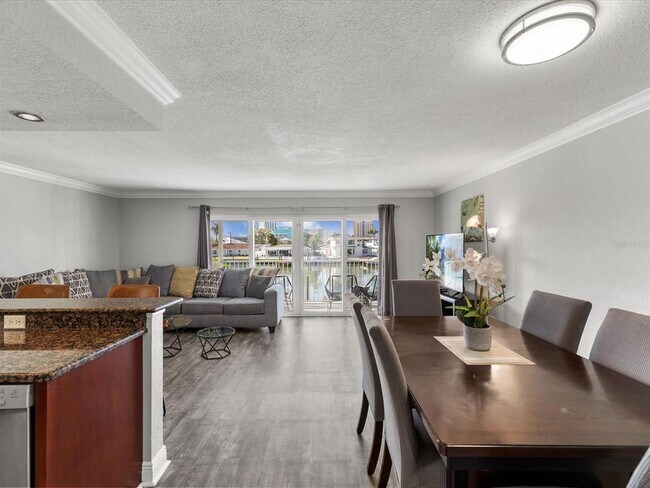 Building Photo - 185 Brightwater Dr