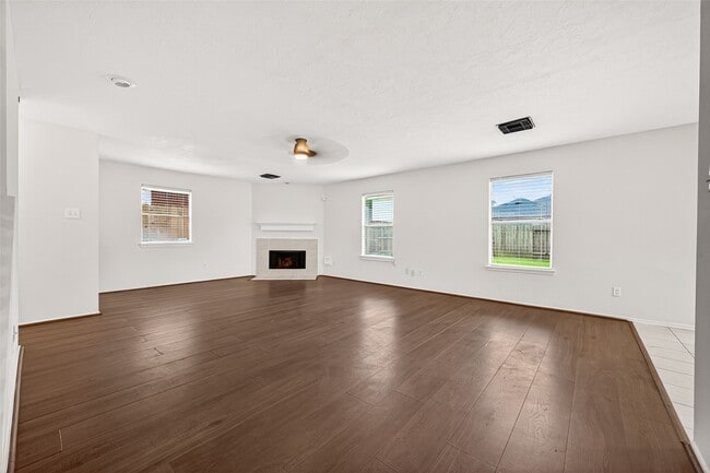 Building Photo - 8839 Aspen Meadow Dr