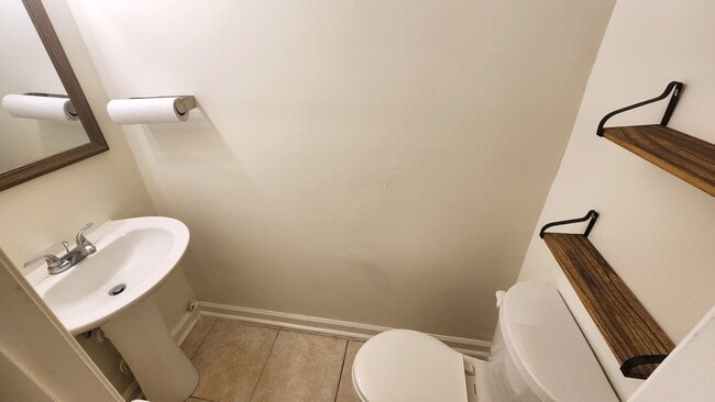 Building Photo - 1209 Alder Ct