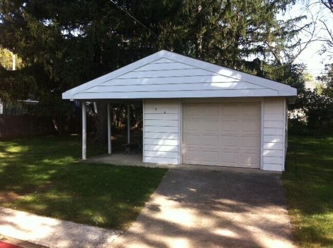 Building Photo - 4953 Wilcox Avenue