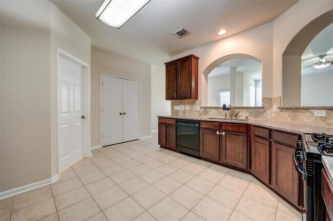 Building Photo - 7414 Compass Rose Dr