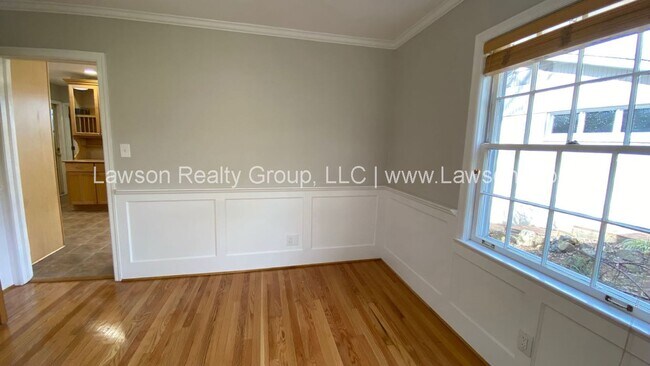 Building Photo - Lovely 4 Bedroom 3 Bath Home in South Roanoke