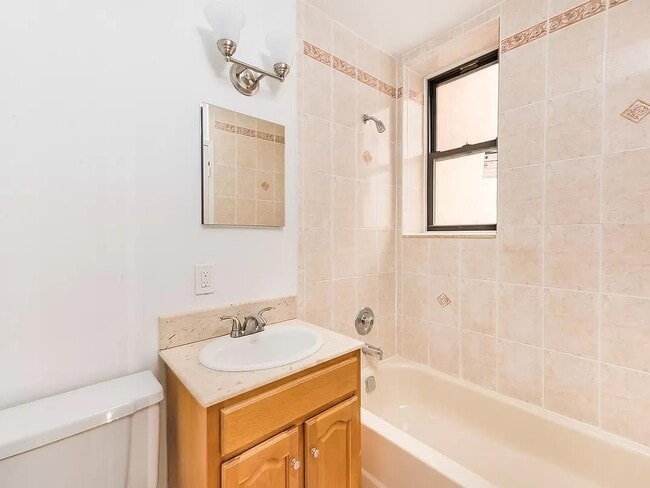 Building Photo - 14-17 31st Avenue