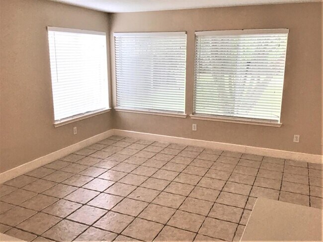 Building Photo - 5122 Summit Lodge Dr