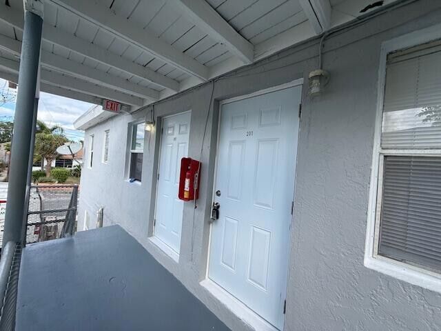 Building Photo - 1913 Division Ave