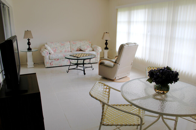 Building Photo - 5730 Fernley Dr E
