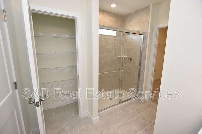 Building Photo - 3183 Cup Dr