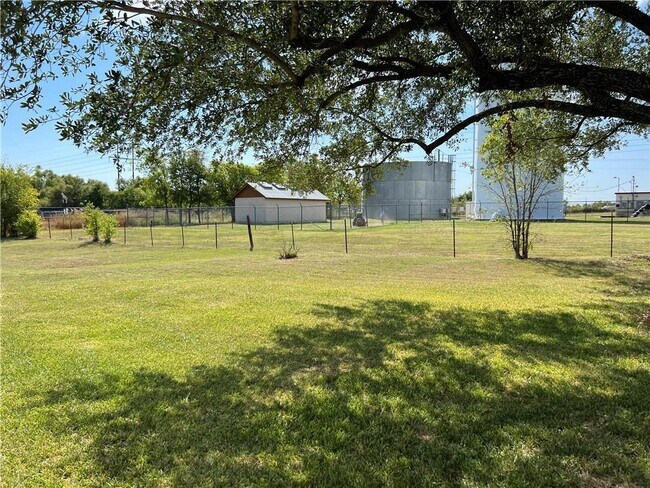 Building Photo - 515 Bonita Vista Dr
