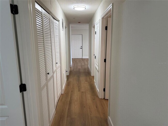 Building Photo - 2013 Dixie Belle Dr