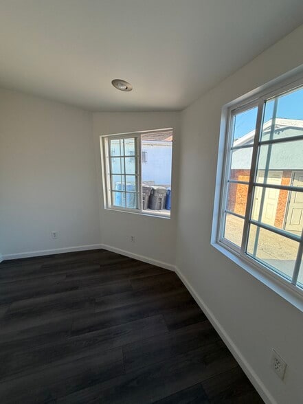Building Photo - 936 N Ditman Ave