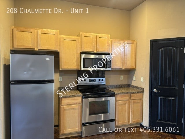 Building Photo - 208 Chalmette Dr